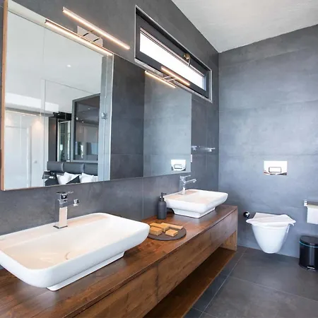 Luxury For 8 With 20m Large Infinity Pool In Kalkan וילה קס