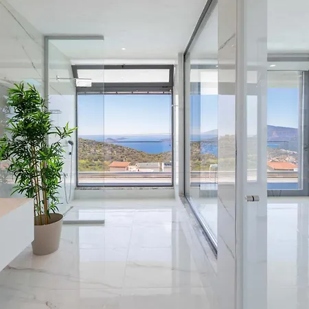 Luxury For 8 With 20m Large Infinity Pool In Kalkan וילה