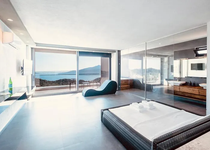 Villa Luxury For 8 With 20m Large Infinity Pool In Kalkan