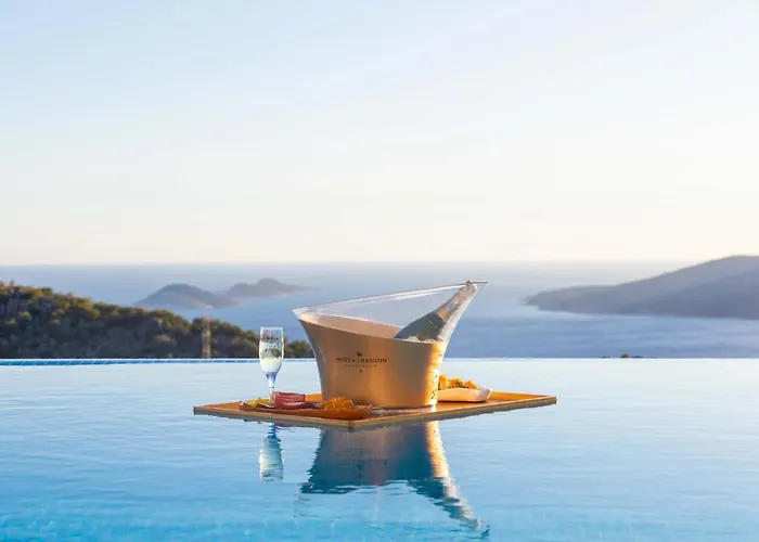 Luxury For 8 With 20m Large Infinity Pool In Kalkan Kaş
