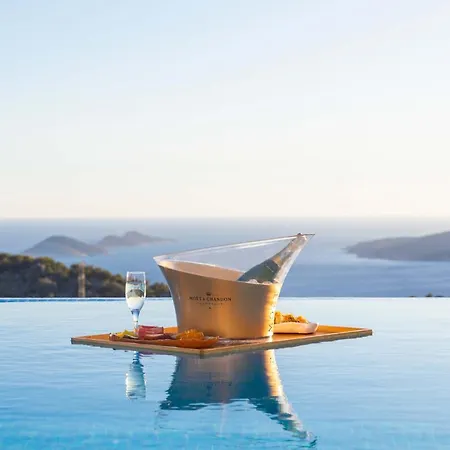 Luxury For 8 With 20m Large Infinity Pool In Kalkan Kaş