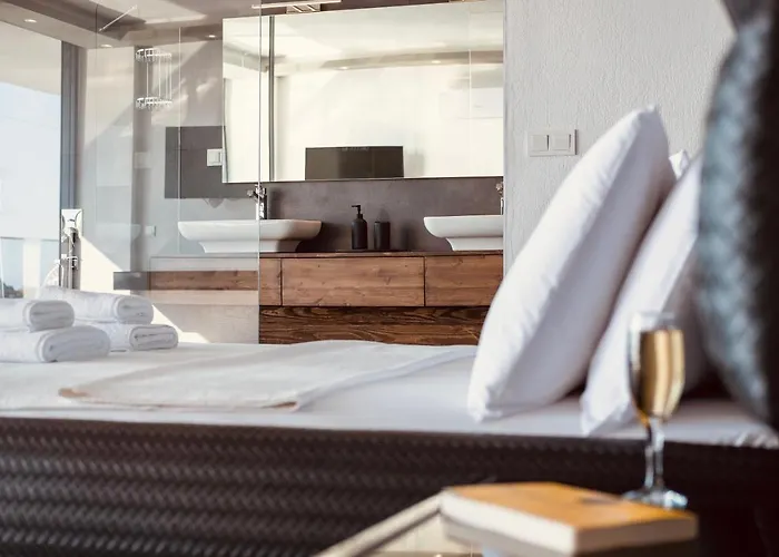 Luxury For 8 With 20m Large Infinity Pool In Kalkan 卡斯