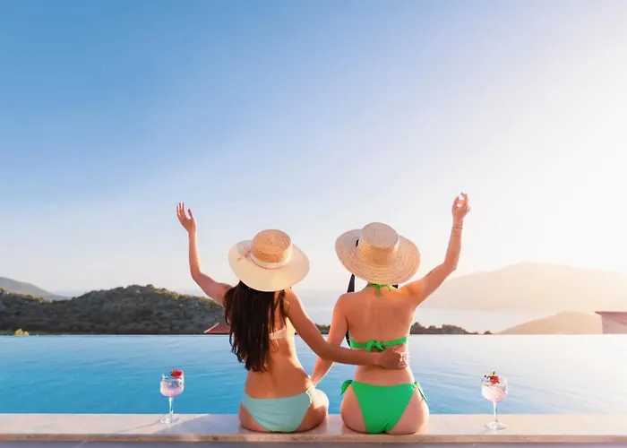 Luxury For 8 With 20m Large Infinity Pool In Kalkan 别墅