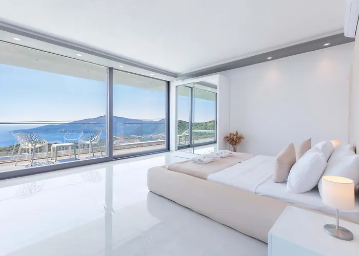 Luxury For 8 With 20m Large Infinity Pool In Kalkan 卡斯