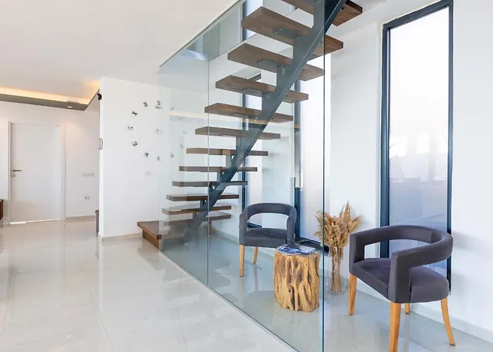 Luxury For 8 With 20m Large Infinity Pool In Kalkan 卡斯